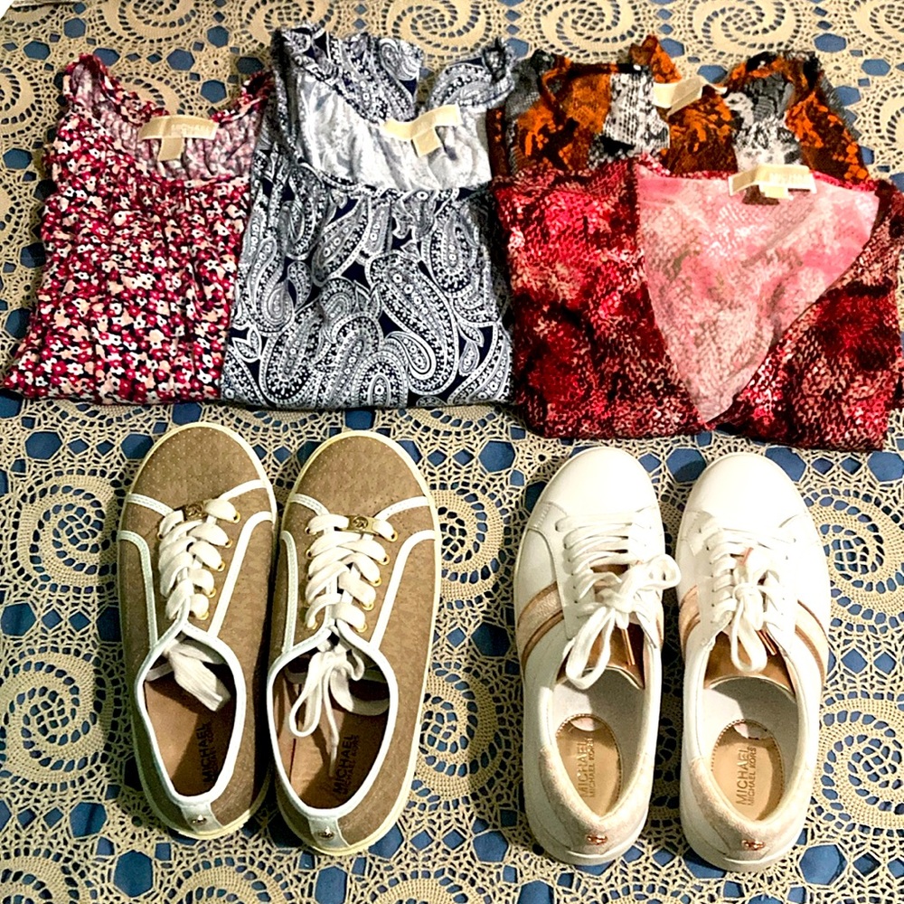 🐞Michael Michael Kors Tops & Sneakers Bundle